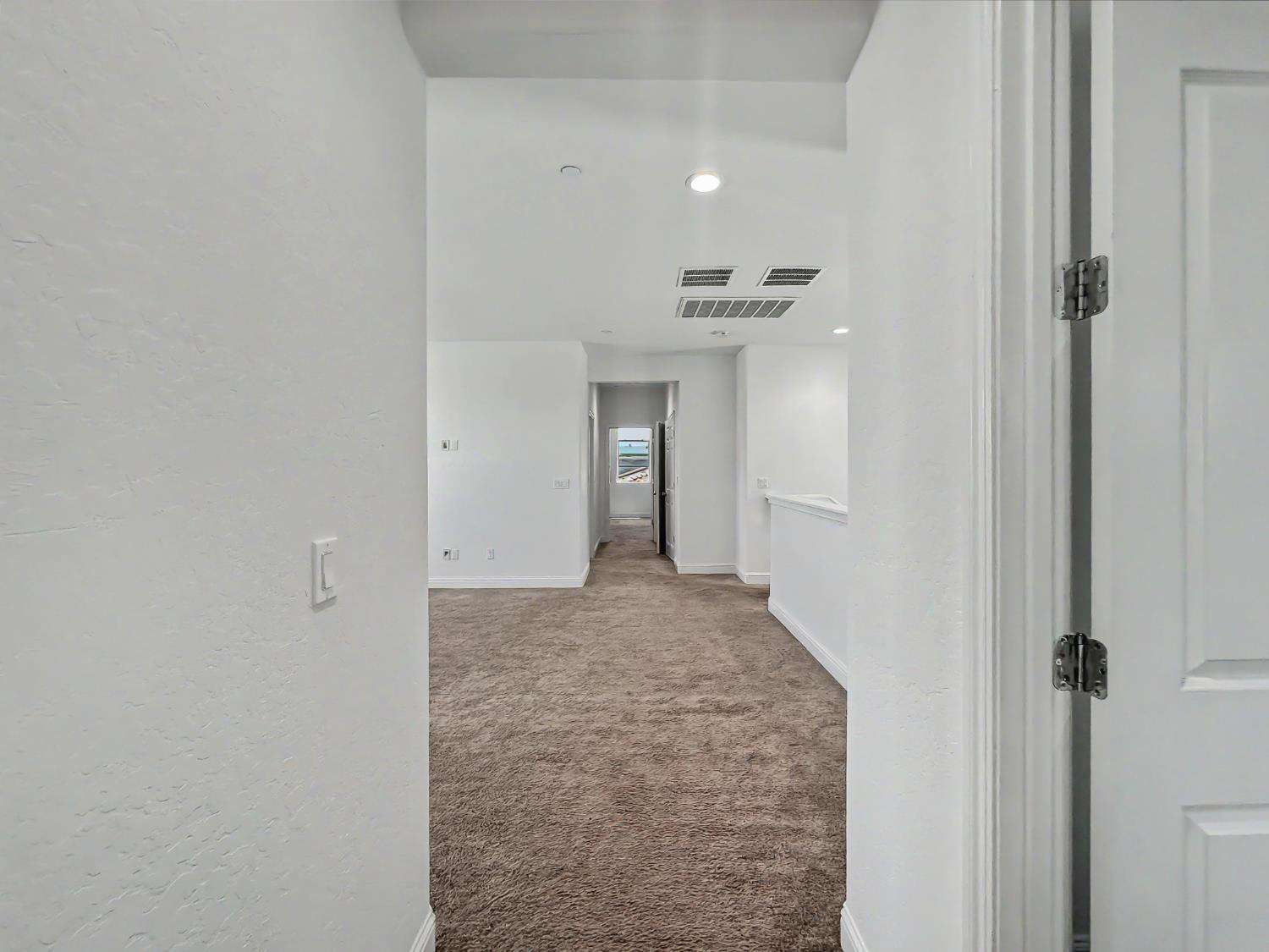 2698 N Arroyo Ave, Fresno, CA 93727