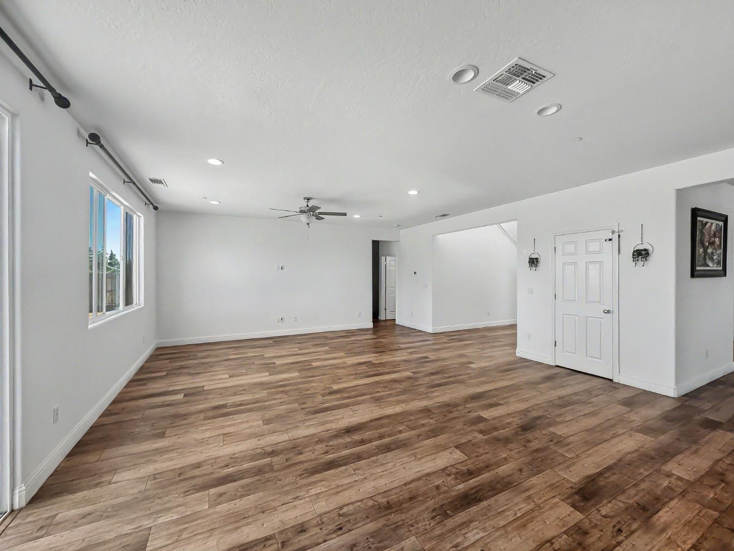 2698 N Arroyo Ave, Fresno, CA 93727