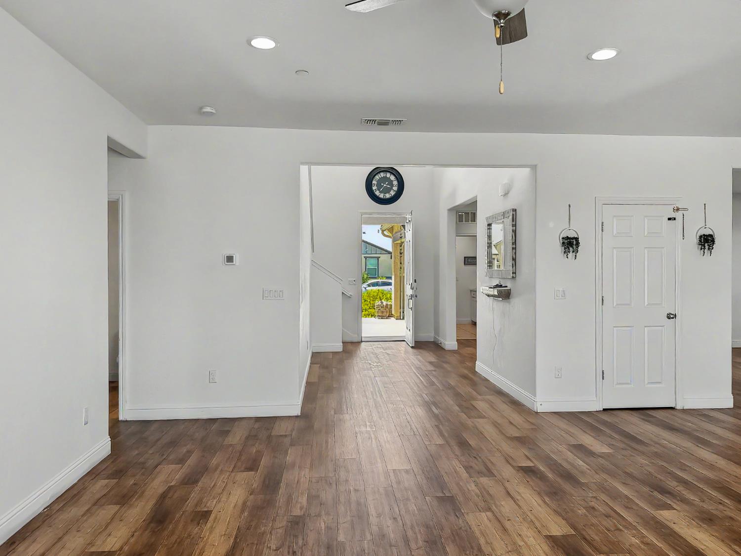 2698 N Arroyo Ave, Fresno, CA 93727