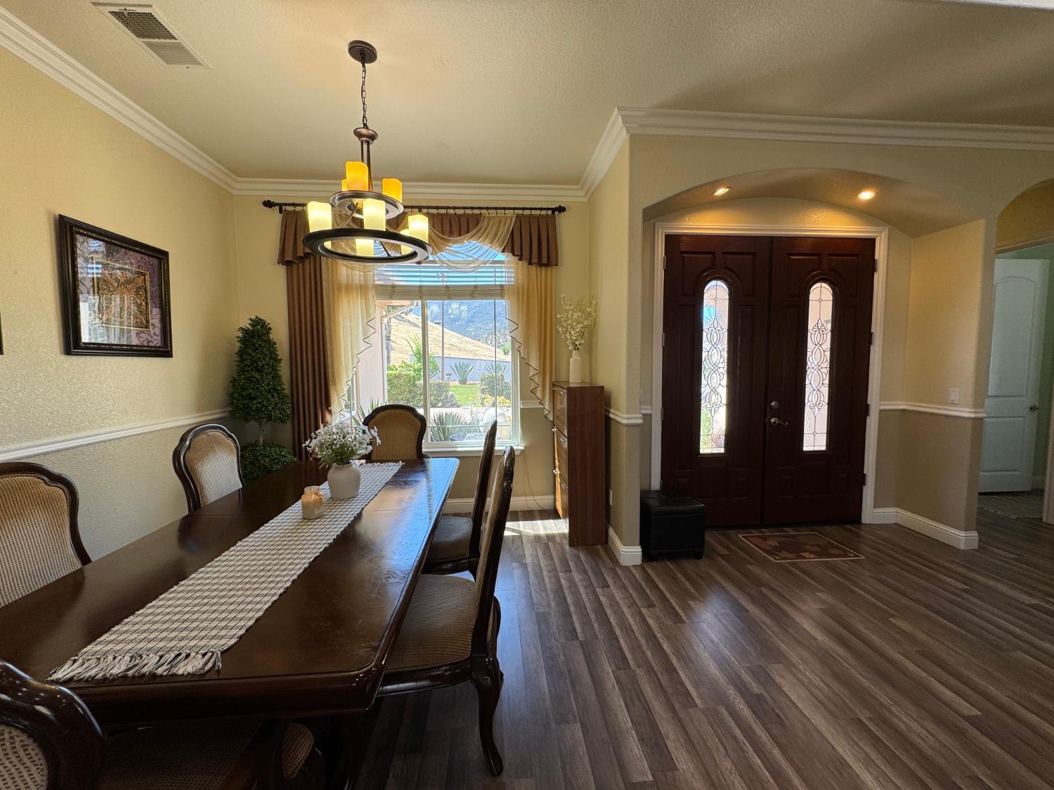 6276 Hilltop Dr, Sanger, CA 93657