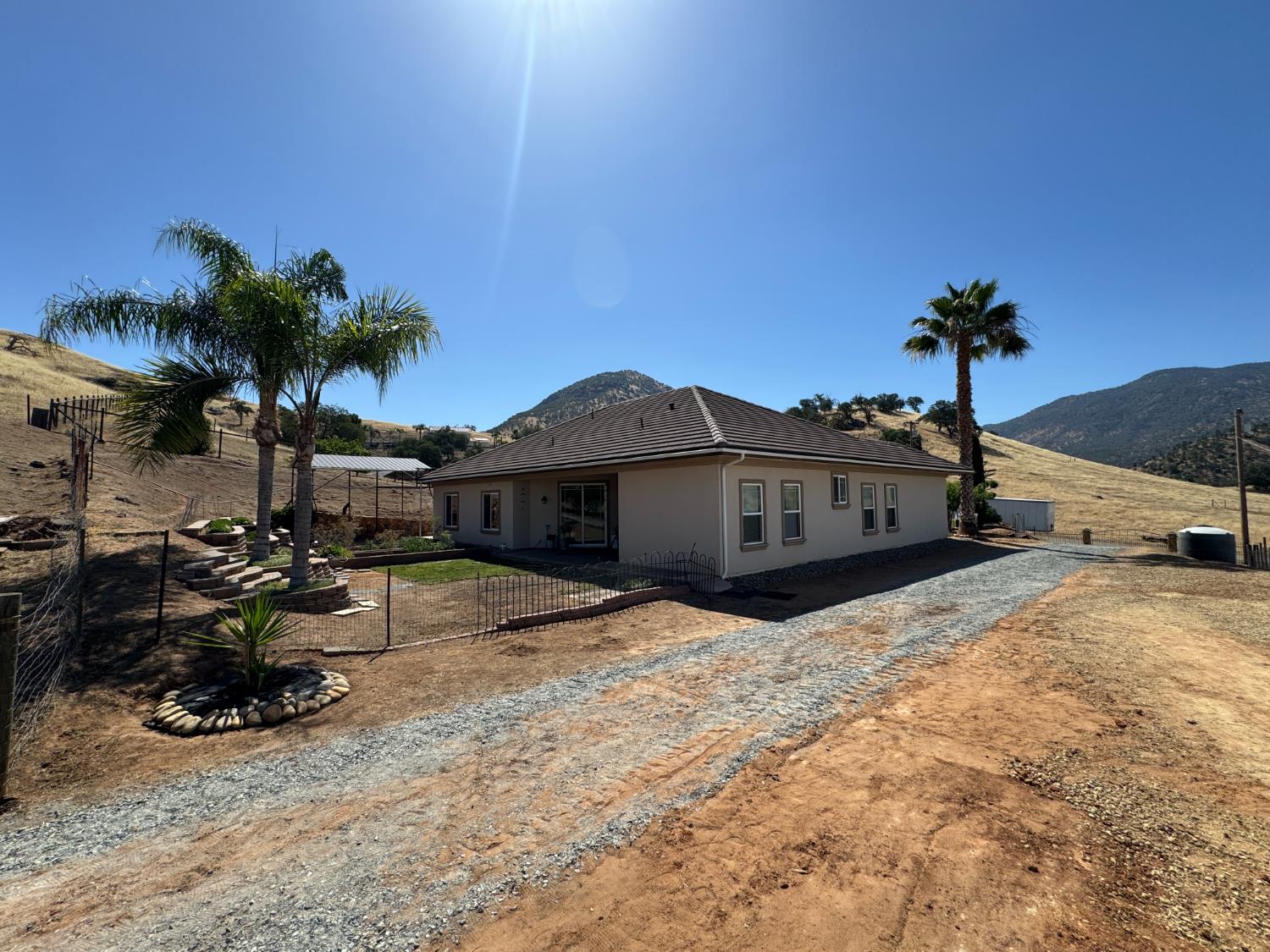 6276 Hilltop Dr, Sanger, CA 93657
