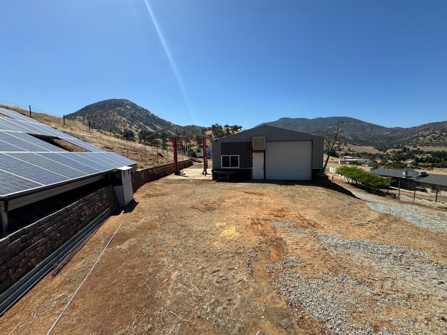 6276 Hilltop Dr, Sanger, CA 93657