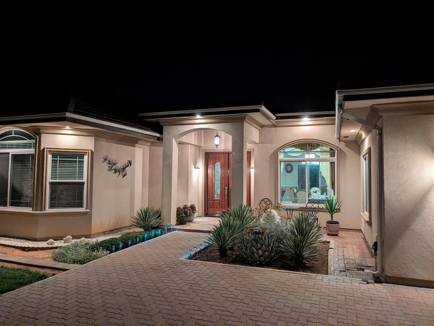6276 Hilltop Dr, Sanger, CA 93657