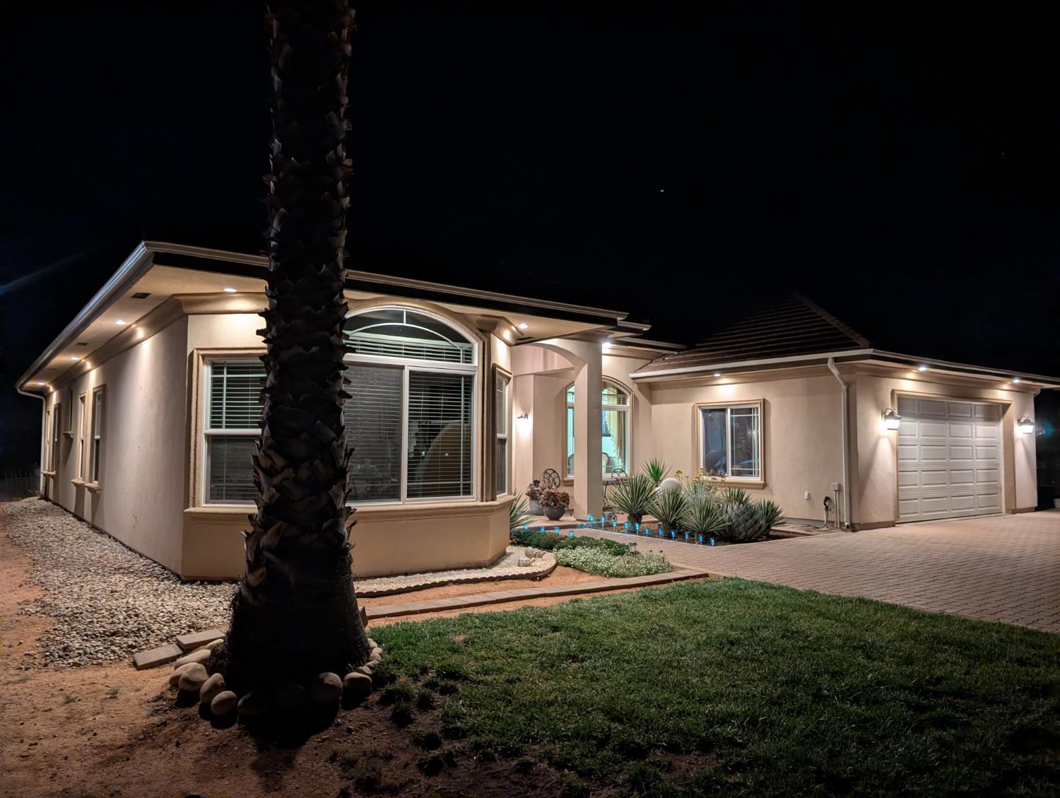 6276 Hilltop Dr, Sanger, CA 93657