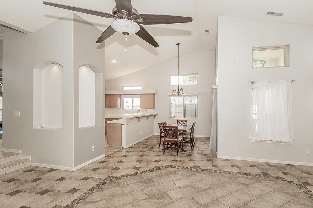 6589 E Michigan Ave, Fresno, CA 93727