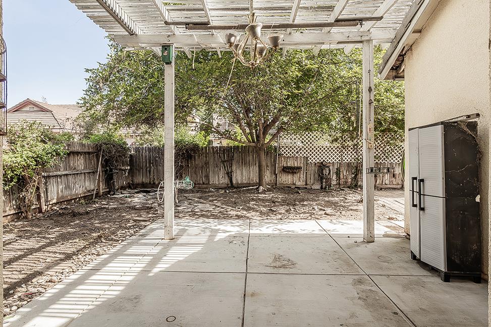 6589 E Michigan Ave, Fresno, CA 93727