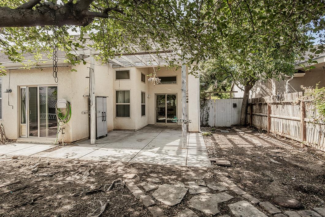 6589 E Michigan Ave, Fresno, CA 93727