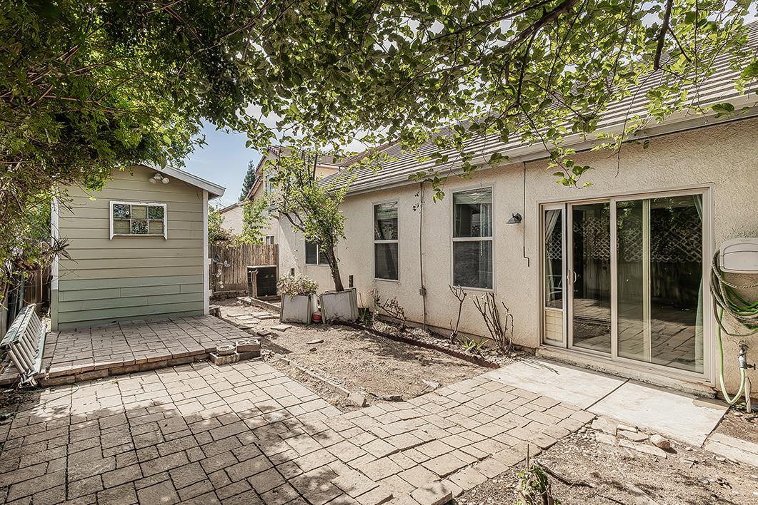 6589 E Michigan Ave, Fresno, CA 93727