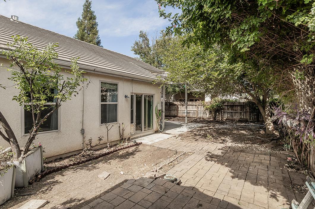 6589 E Michigan Ave, Fresno, CA 93727