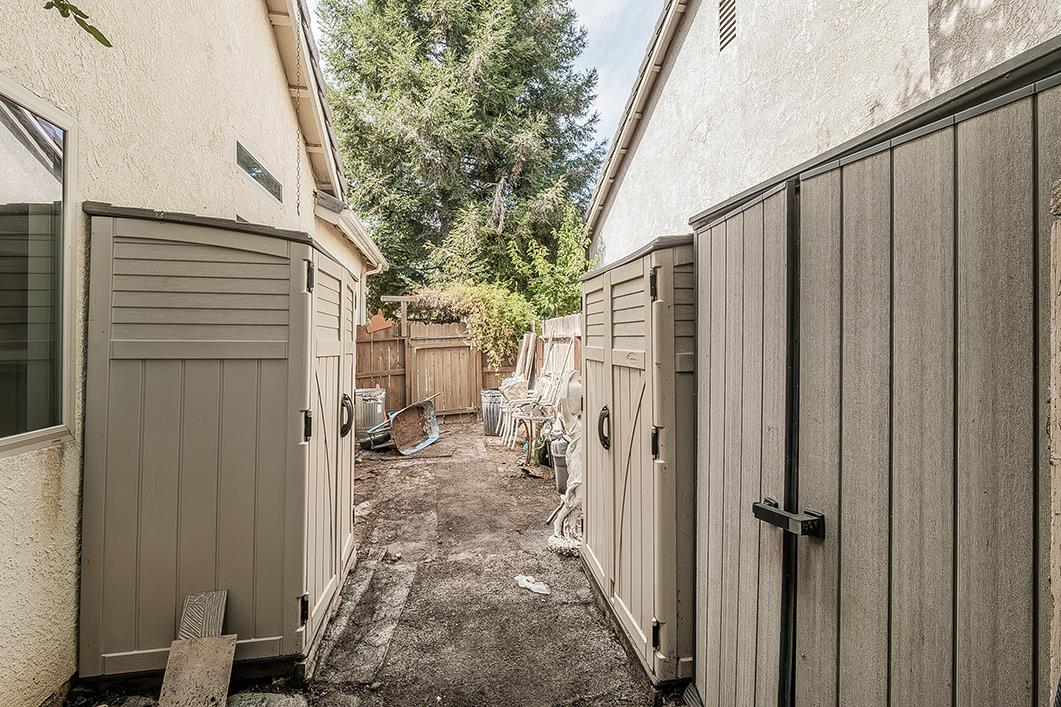 6589 E Michigan Ave, Fresno, CA 93727