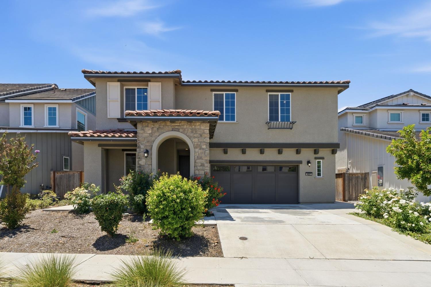 4322 Hillside Rd, Madera, CA 93636
