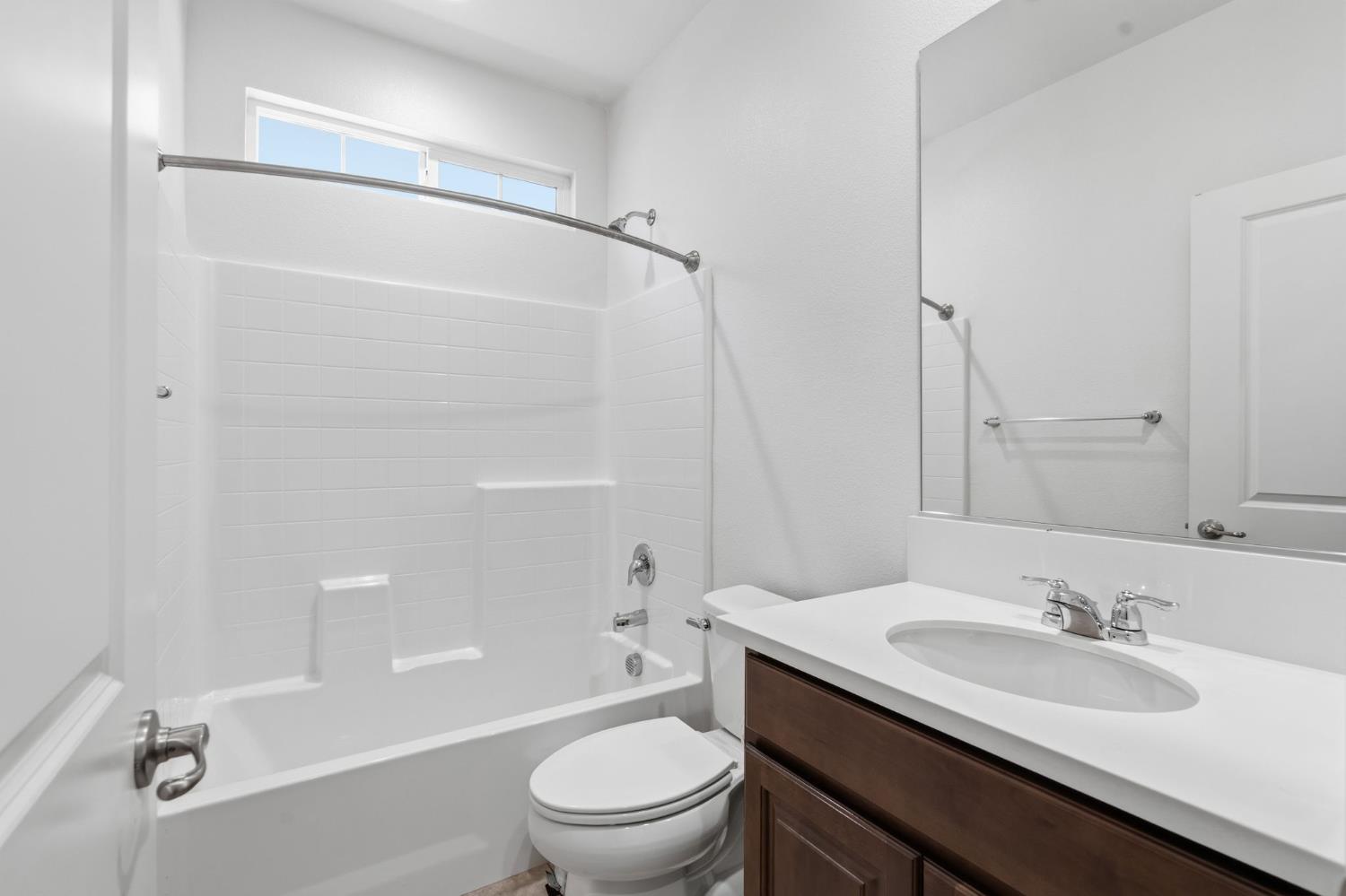 4322 Hillside Rd, Madera, CA 93636
