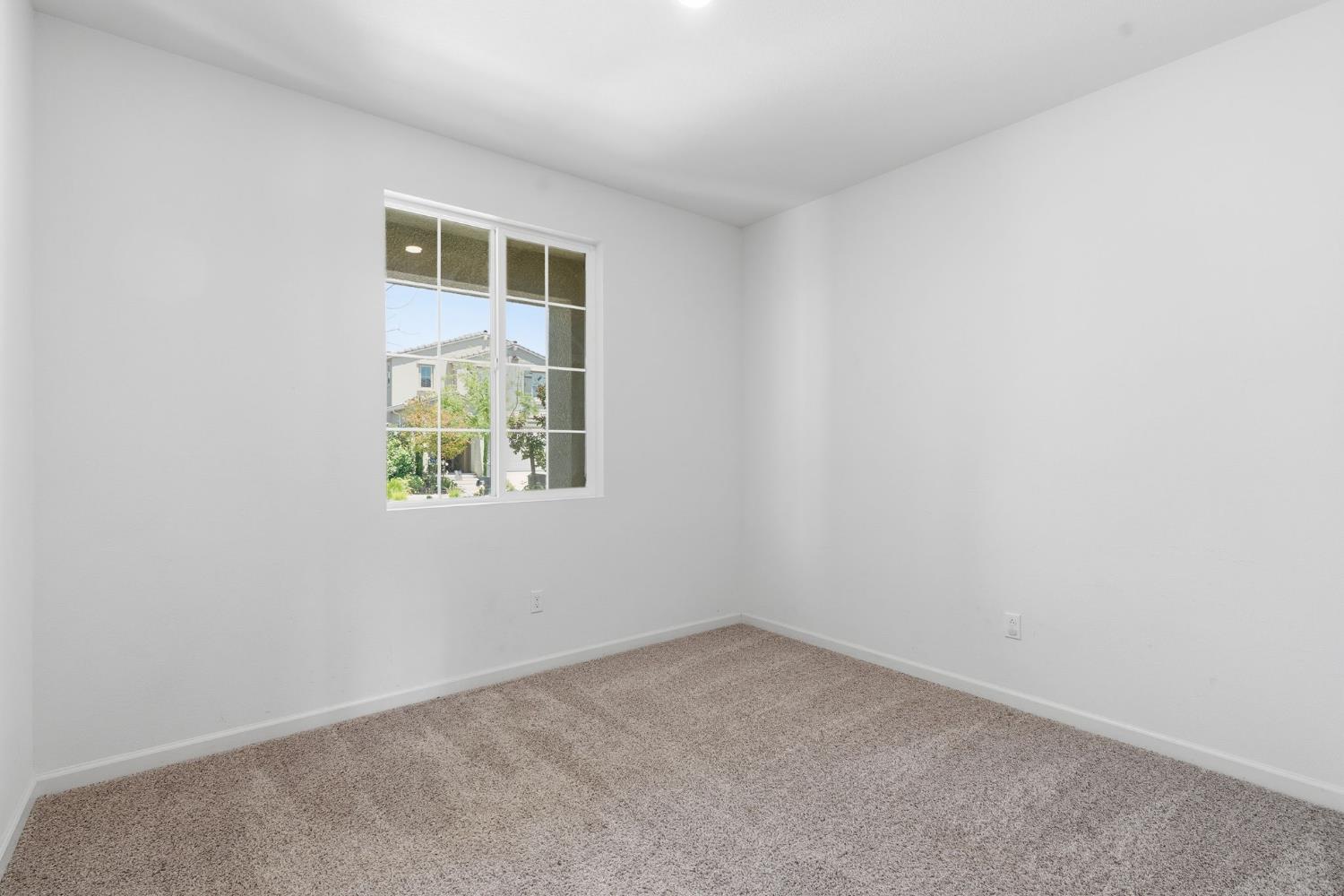 4322 Hillside Rd, Madera, CA 93636