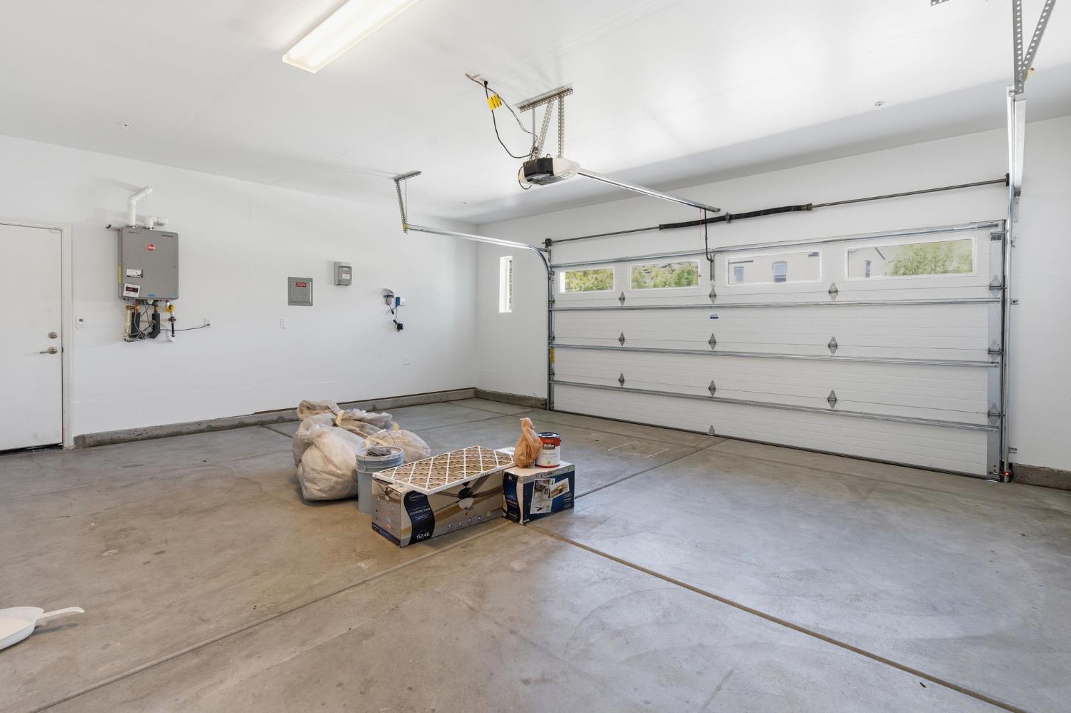 4322 Hillside Rd, Madera, CA 93636
