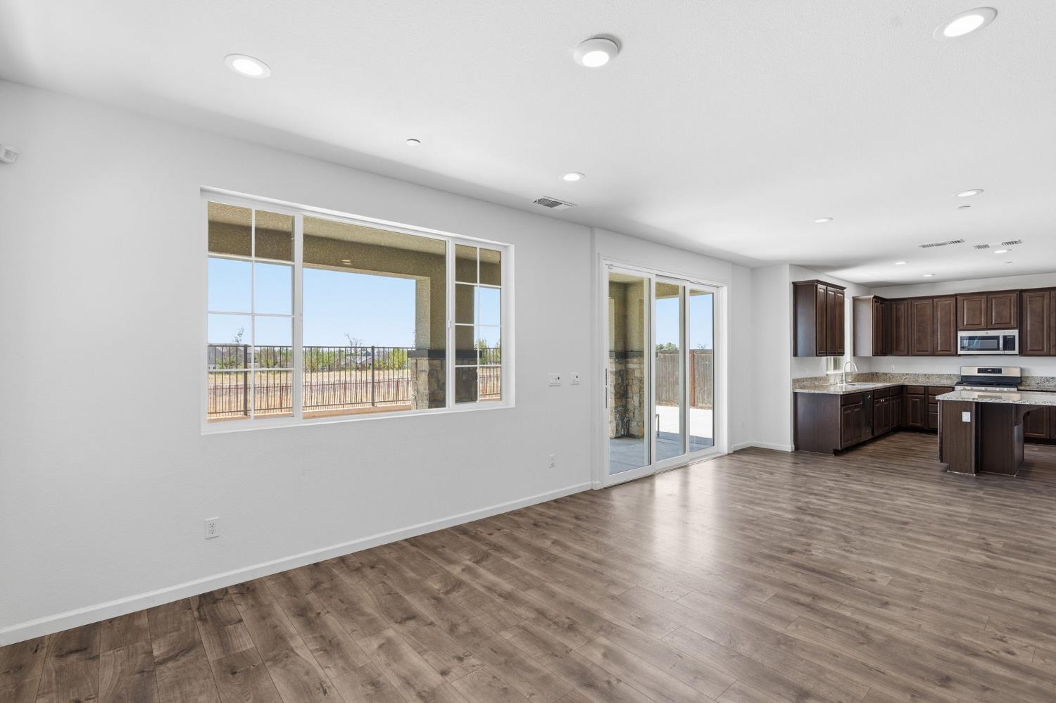 4322 Hillside Rd, Madera, CA 93636