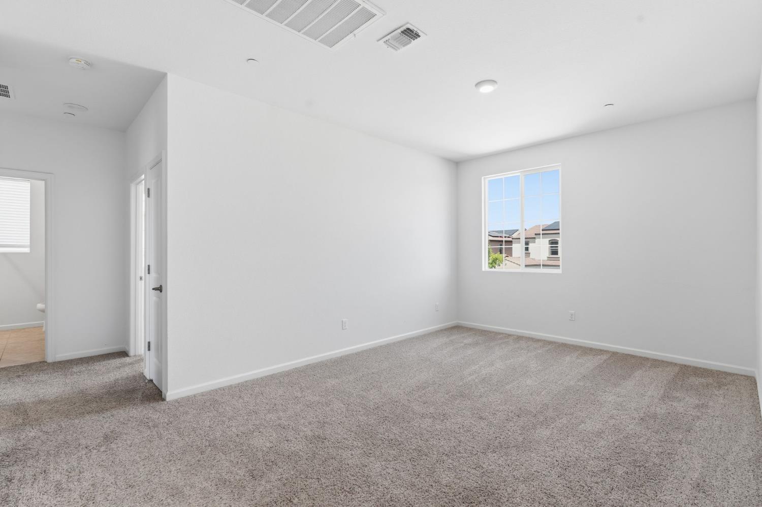 4322 Hillside Rd, Madera, CA 93636