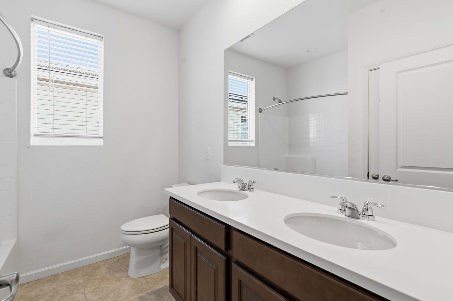4322 Hillside Rd, Madera, CA 93636