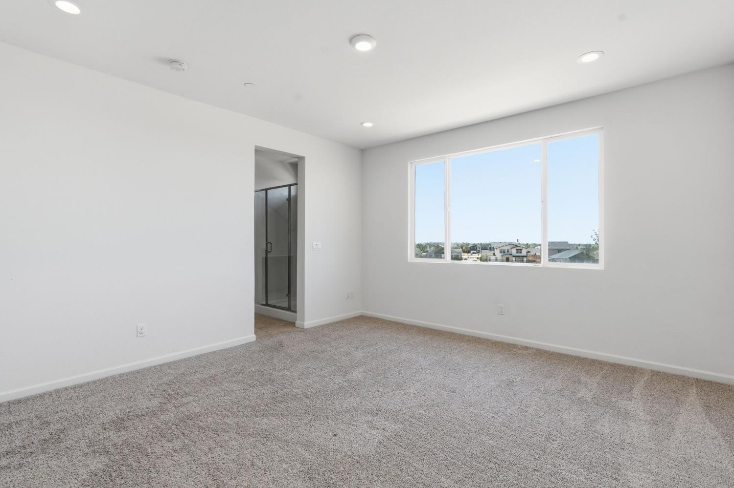 4322 Hillside Rd, Madera, CA 93636
