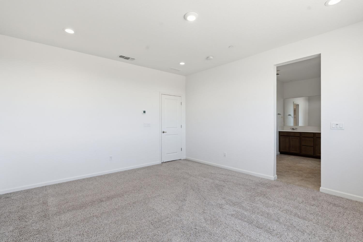 4322 Hillside Rd, Madera, CA 93636