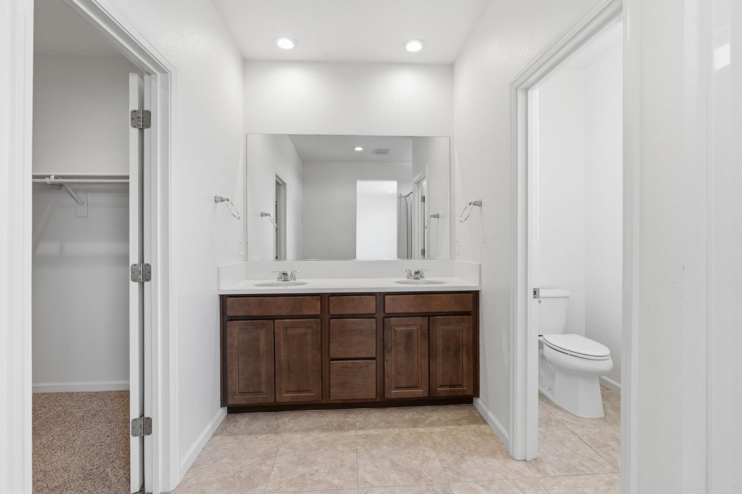 4322 Hillside Rd, Madera, CA 93636