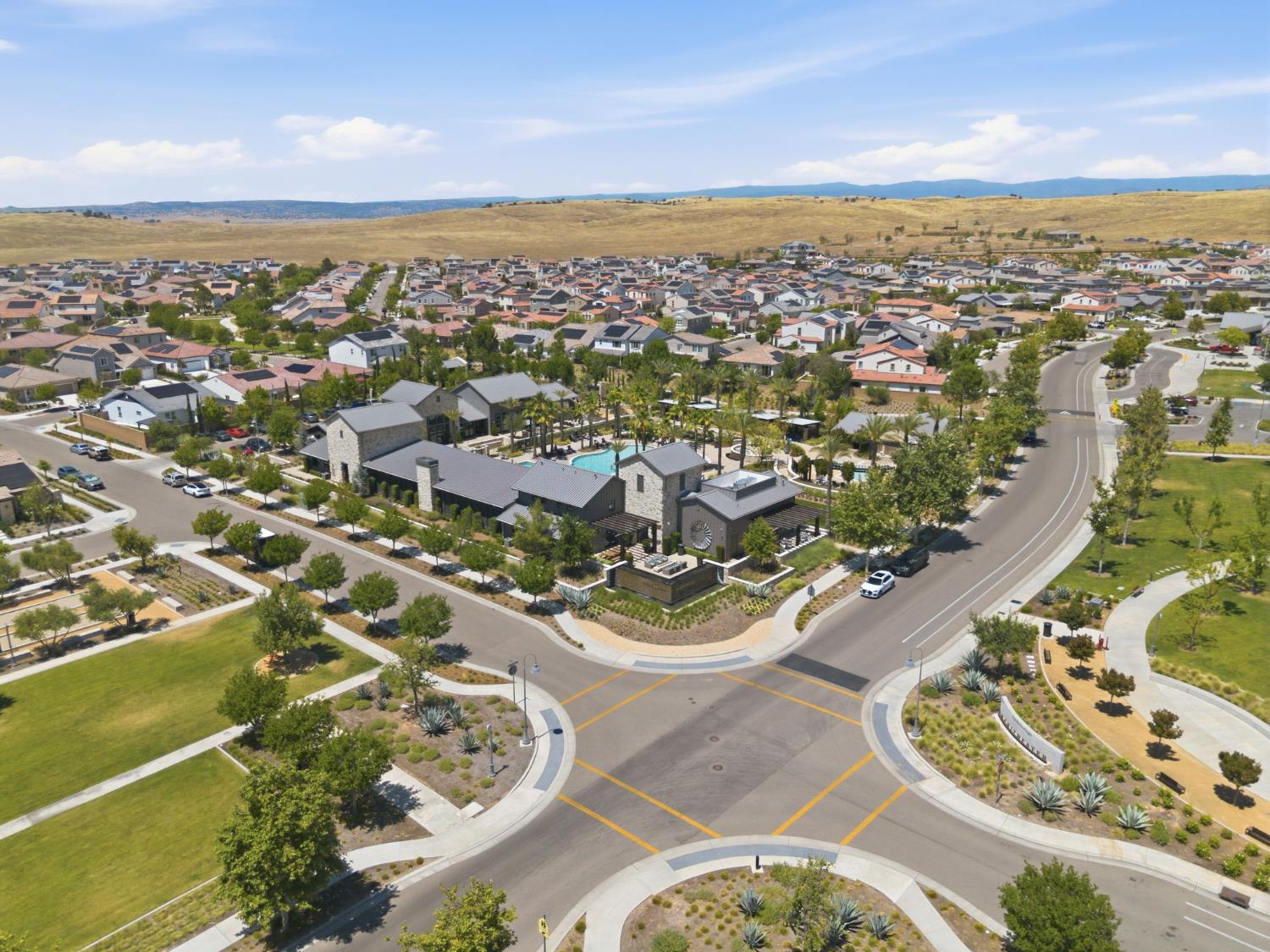 4322 Hillside Rd, Madera, CA 93636