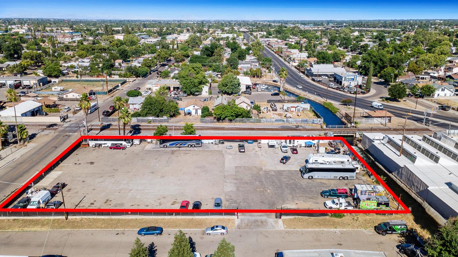 1206 N Effie St, Fresno, CA 93703