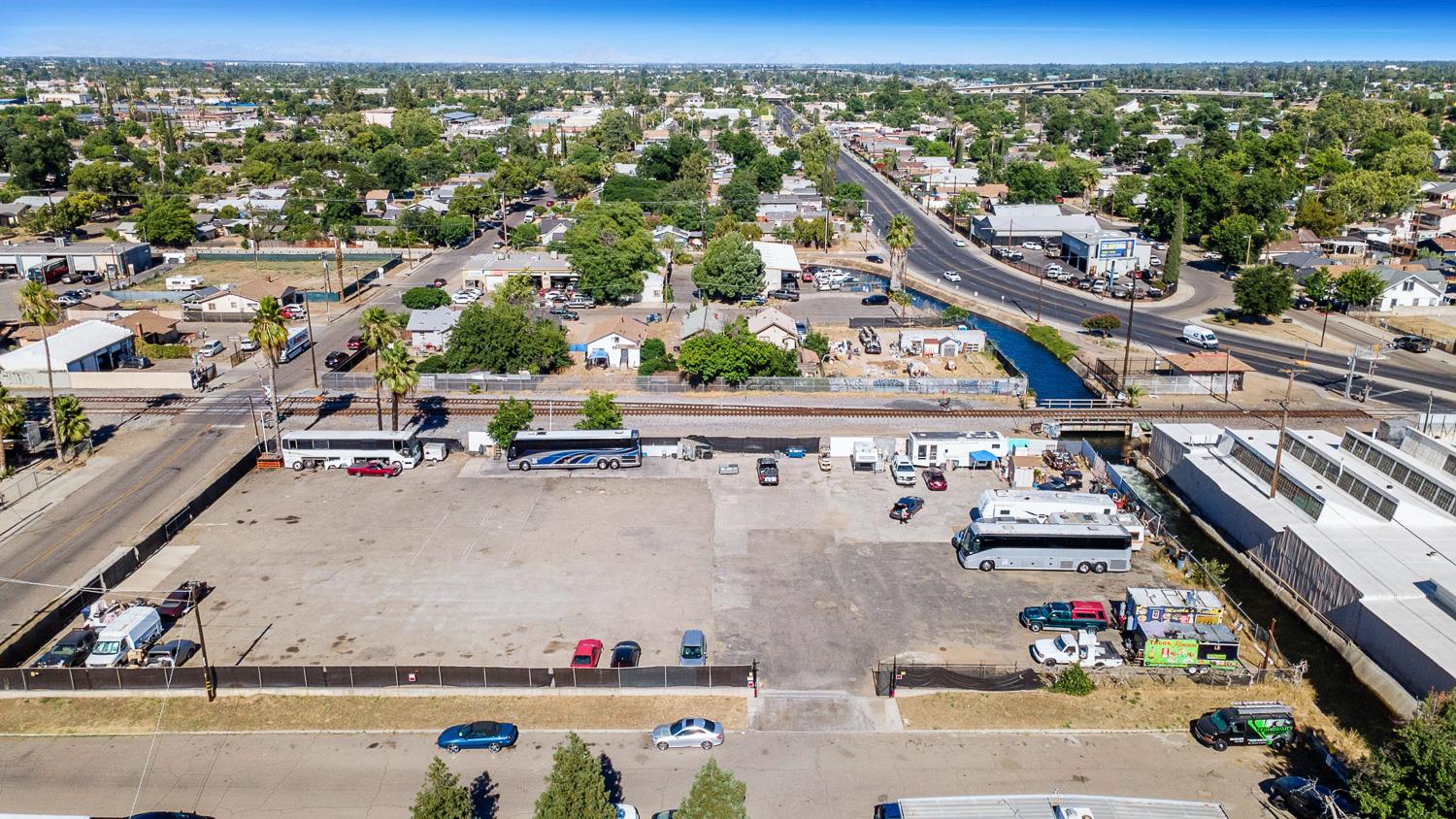 1206 N Effie St, Fresno, CA 93703