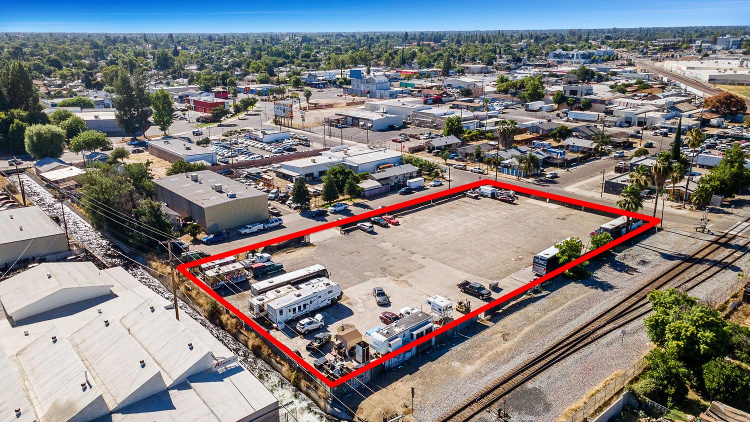 1206 N Effie St, Fresno, CA 93703