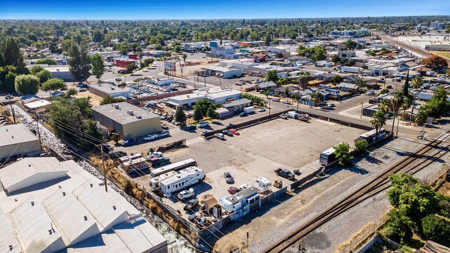 1206 N Effie St, Fresno, CA 93703