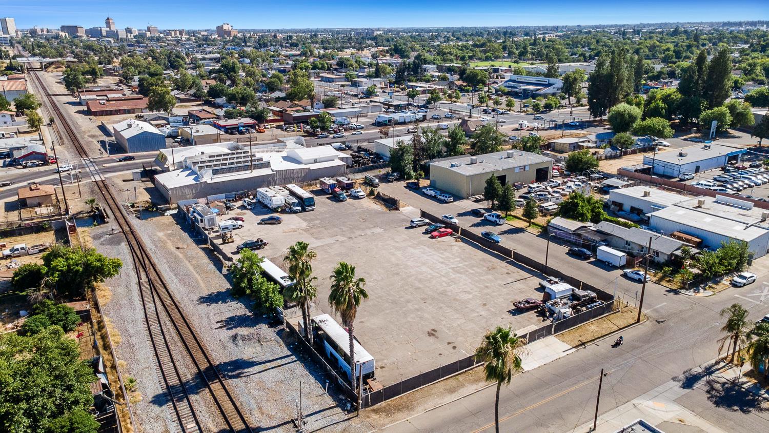 1206 N Effie St, Fresno, CA 93703