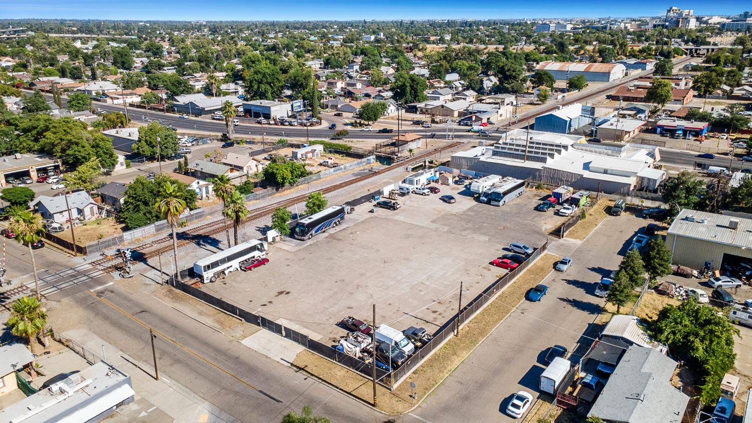 1206 N Effie St, Fresno, CA 93703
