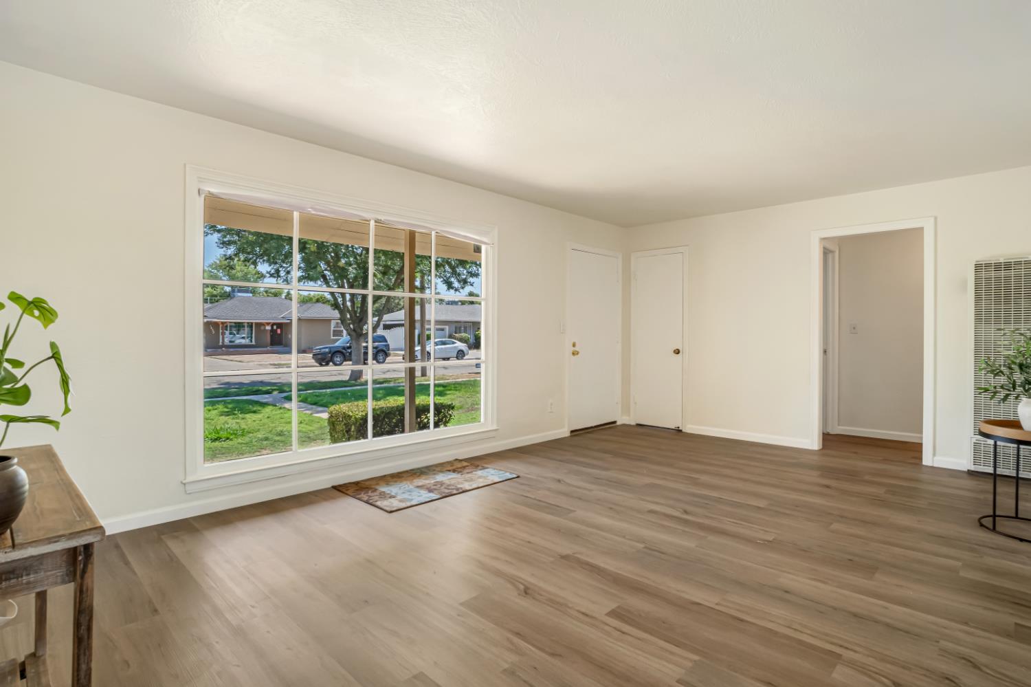1422 W Flint Way, Fresno, CA 93705