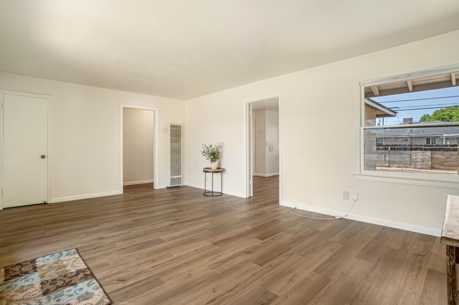 1422 W Flint Way, Fresno, CA 93705