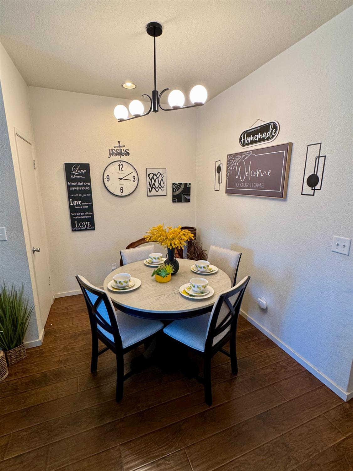474 7Th St #101, Clovis, CA 93612