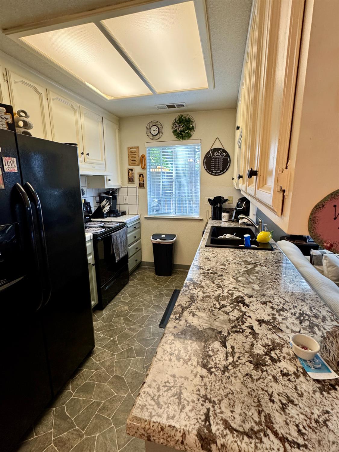 474 7Th St #101, Clovis, CA 93612