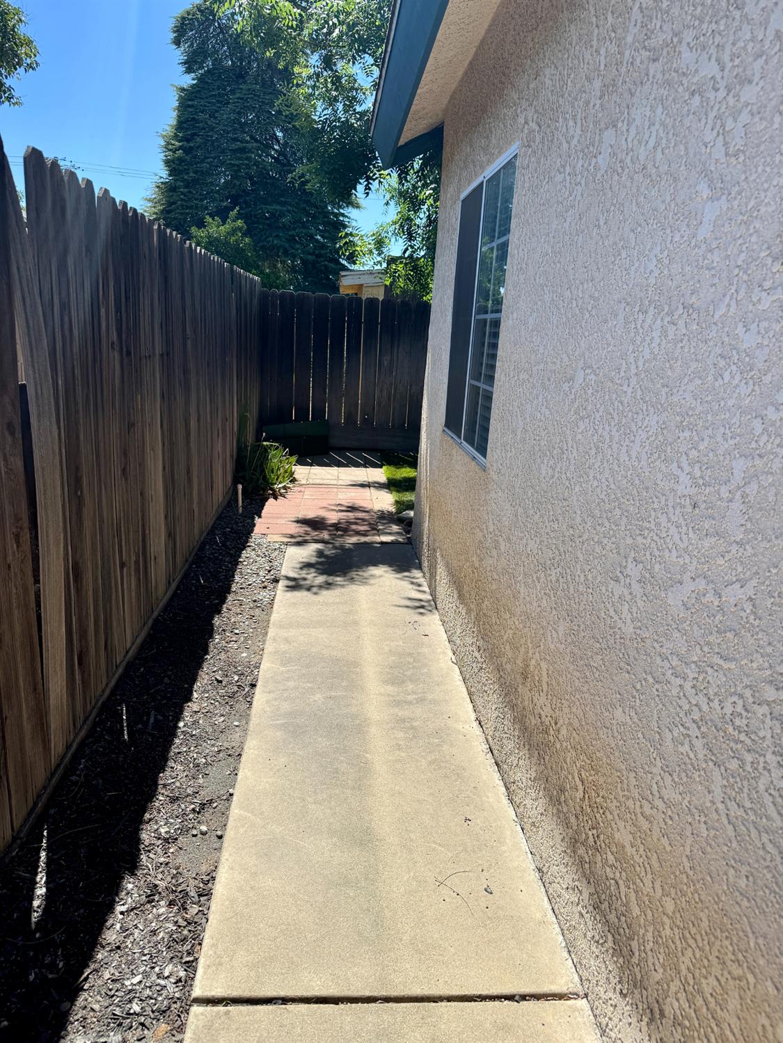 474 7Th St #101, Clovis, CA 93612
