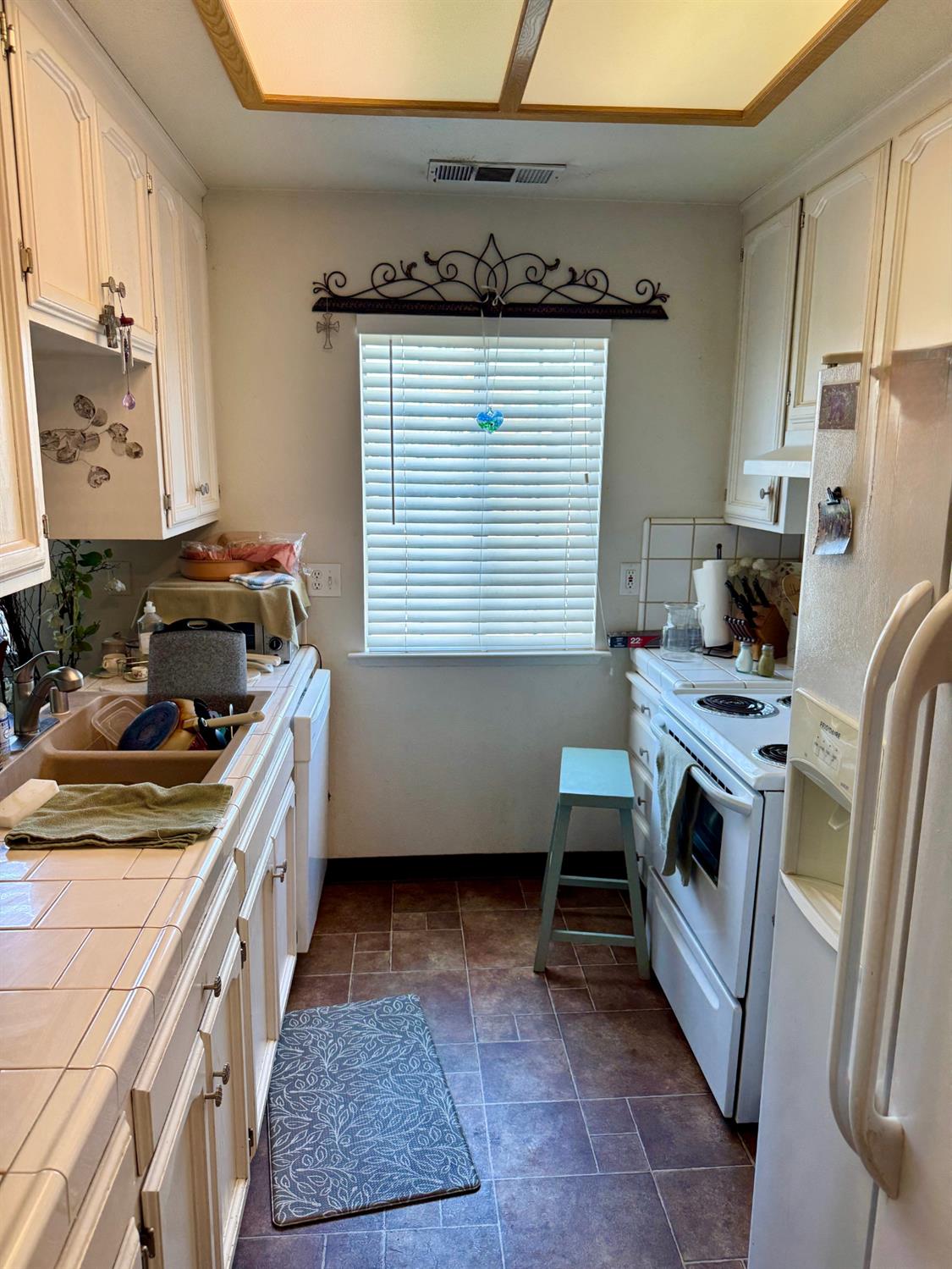 474 7Th St #101, Clovis, CA 93612