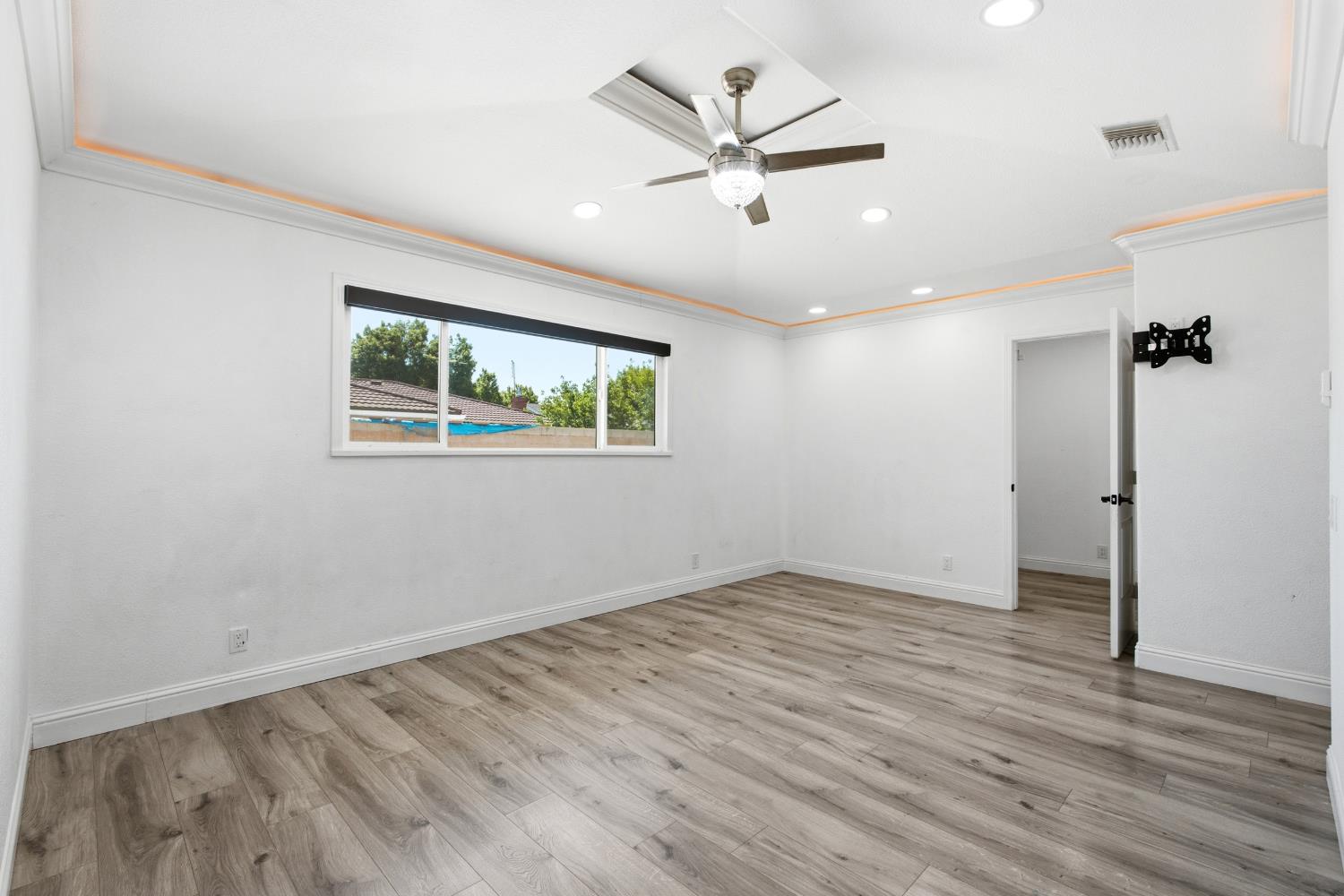 6552 N Augusta St, Fresno, CA 93710