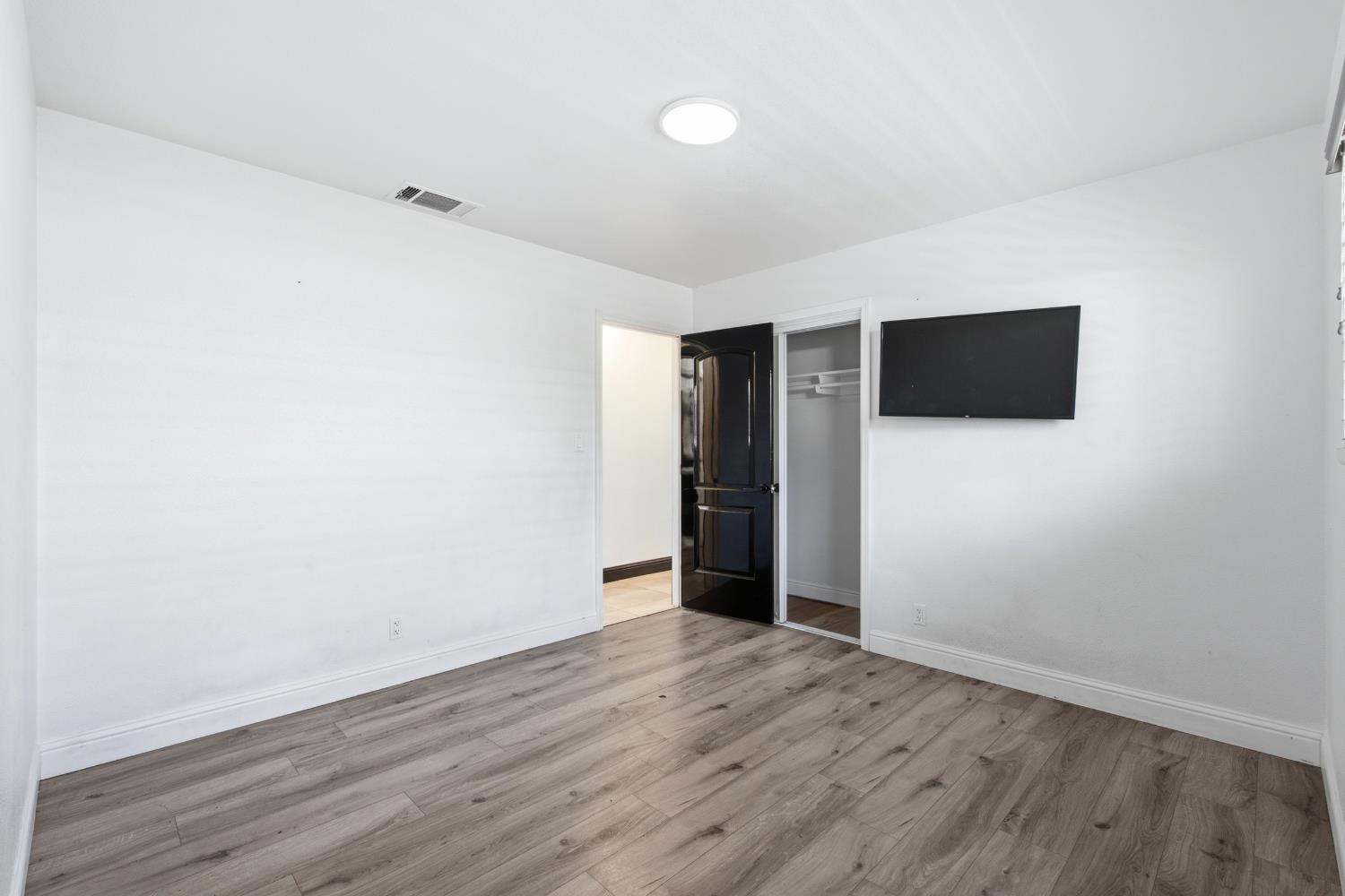 6552 N Augusta St, Fresno, CA 93710