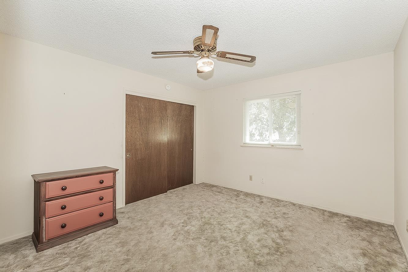 22085 Watts Valley Rd, Sanger, CA 93657