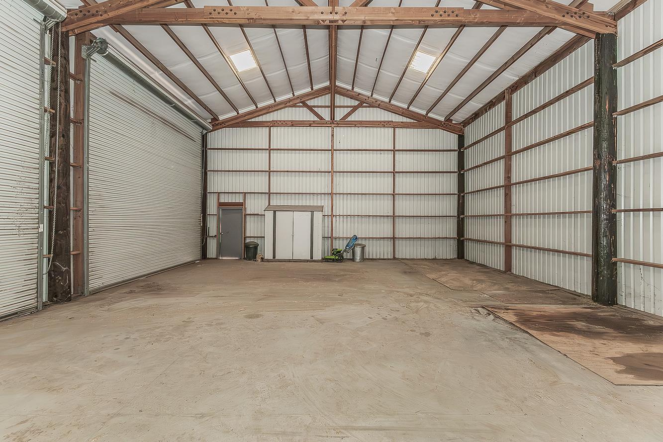 22085 Watts Valley Rd, Sanger, CA 93657