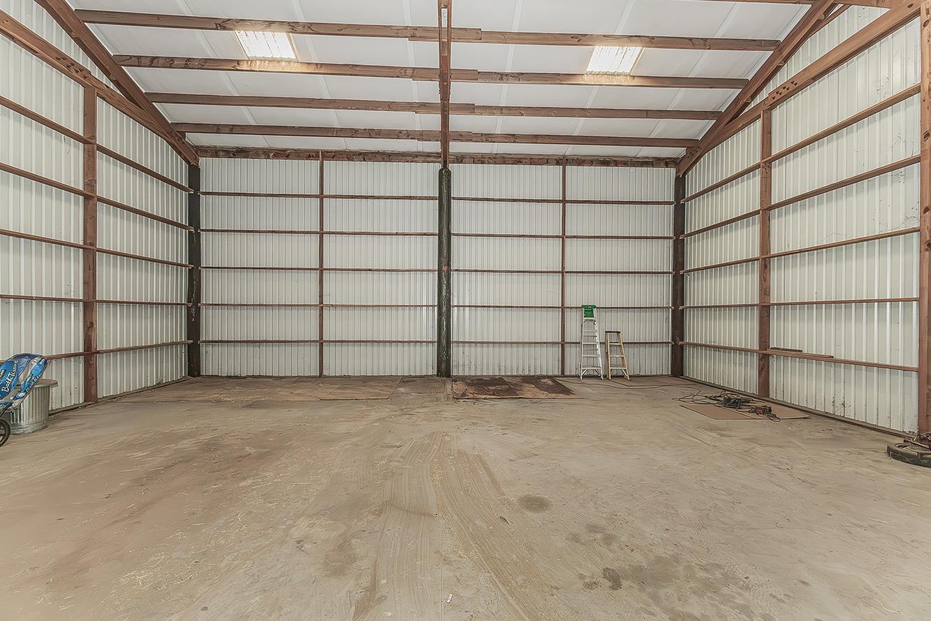 22085 Watts Valley Rd, Sanger, CA 93657
