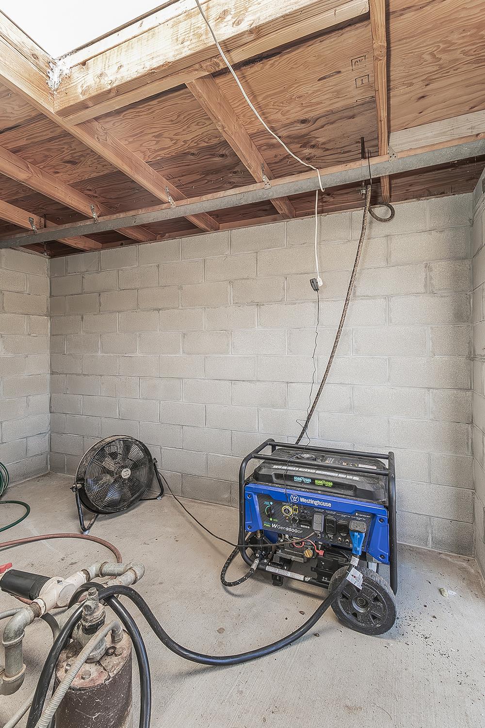 22085 Watts Valley Rd, Sanger, CA 93657