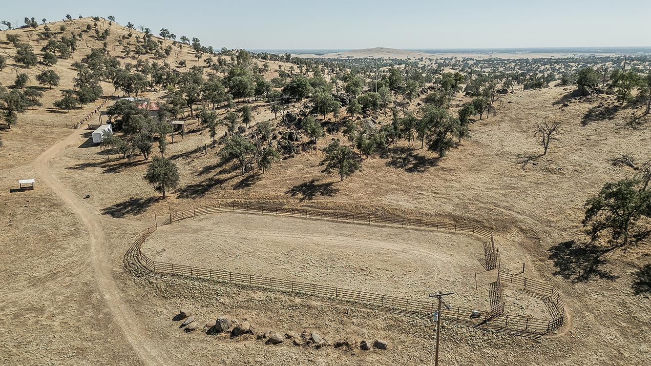 22085 Watts Valley Rd, Sanger, CA 93657