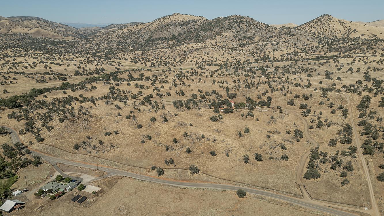 22085 Watts Valley Rd, Sanger, CA 93657