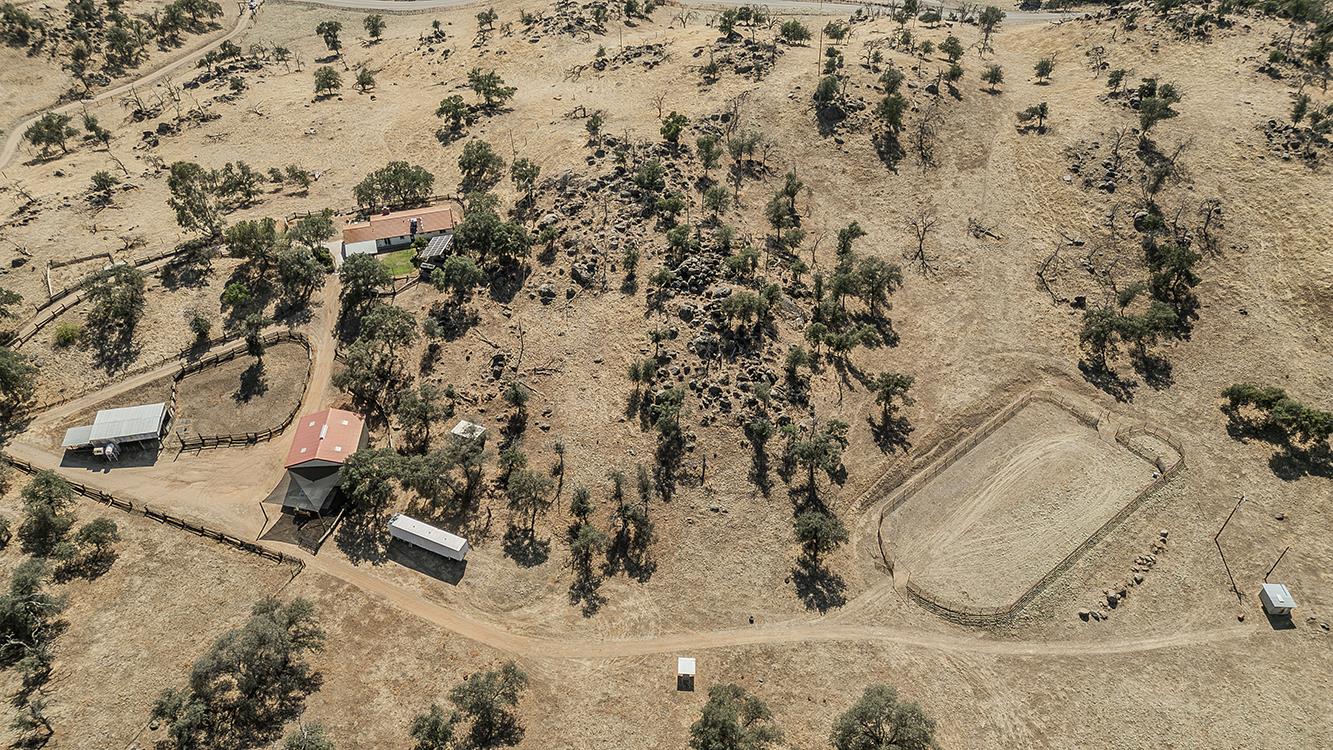 22085 Watts Valley Rd, Sanger, CA 93657