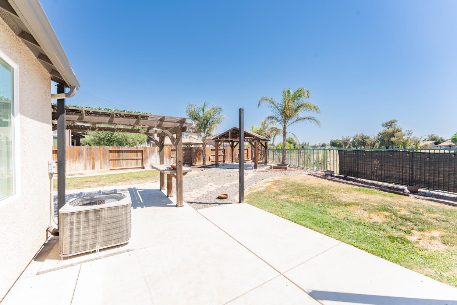 1128 Caddie Loop, Lemoore, CA 93245