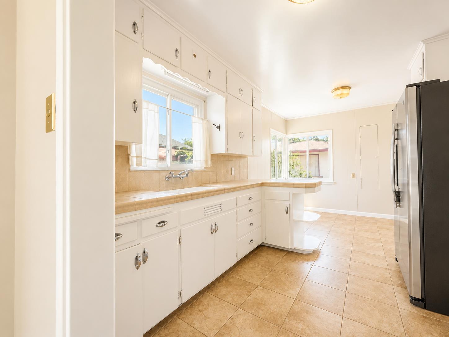 947 W Brown Ave, Fresno, CA 93705