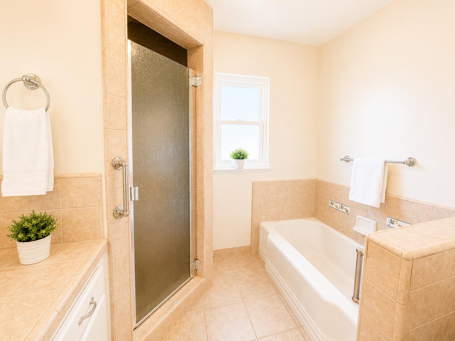 947 W Brown Ave, Fresno, CA 93705