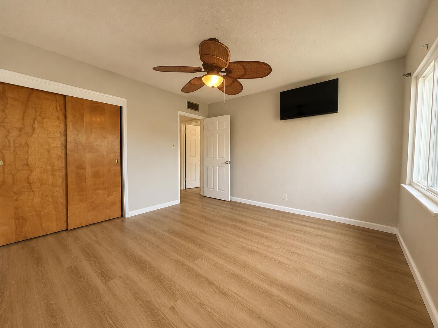 947 W Brown Ave, Fresno, CA 93705